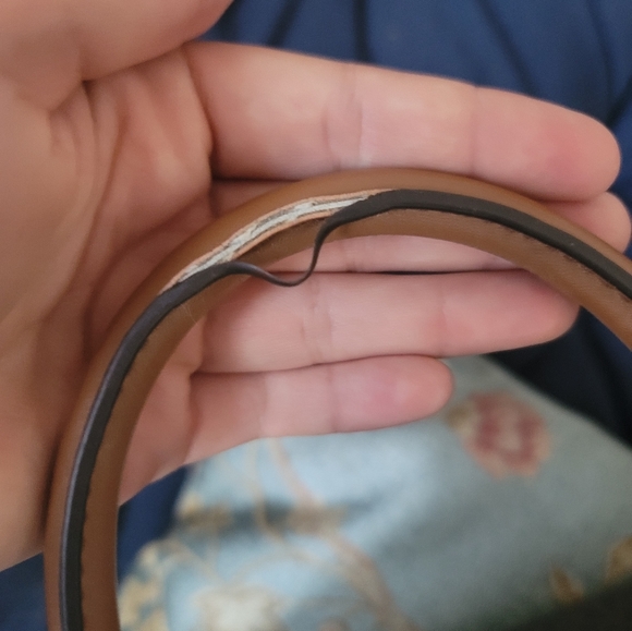 Micheal Kors crossbody - Picture 4 of 11